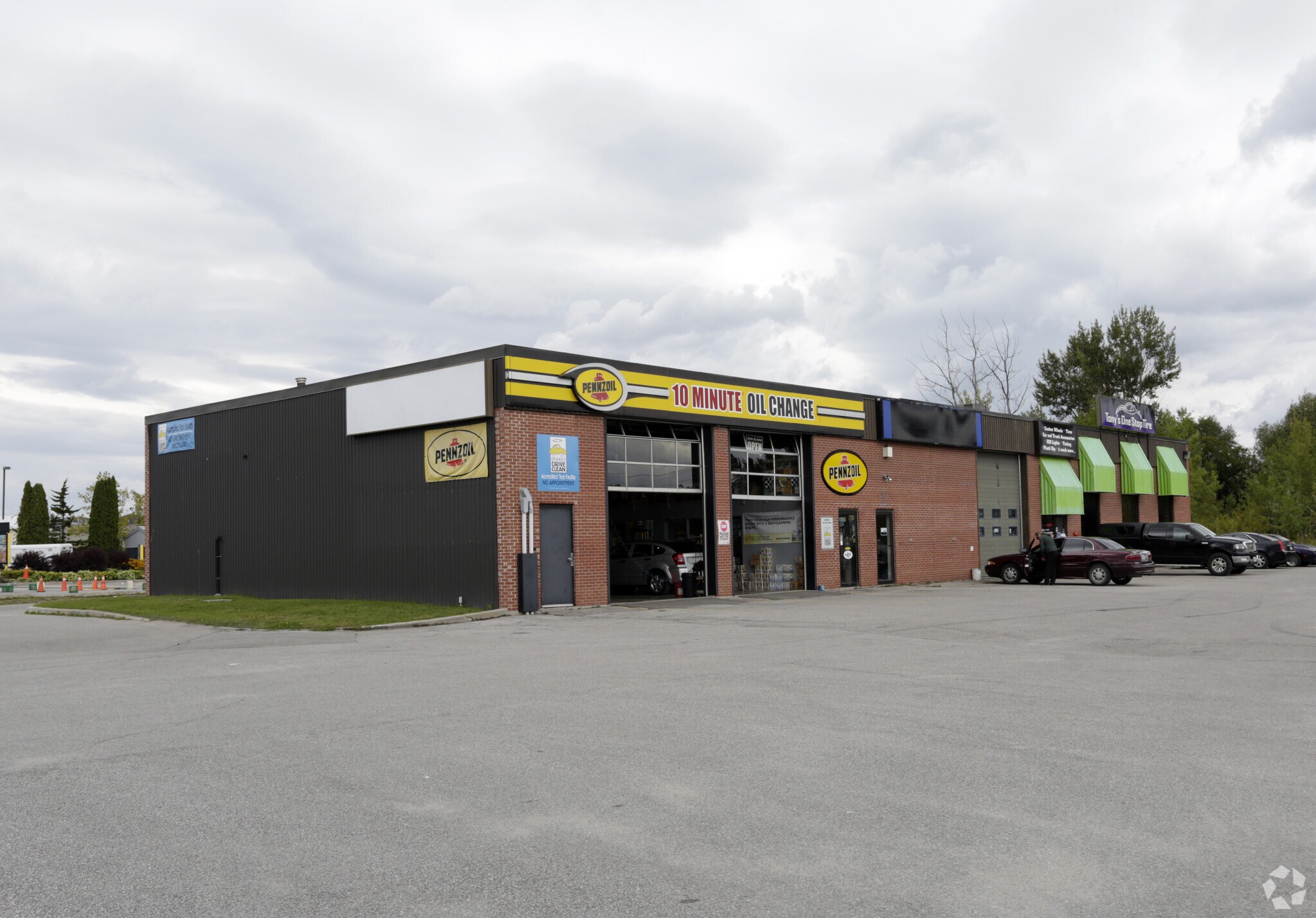 324 Memorial Ave, Orillia, ON for Rent