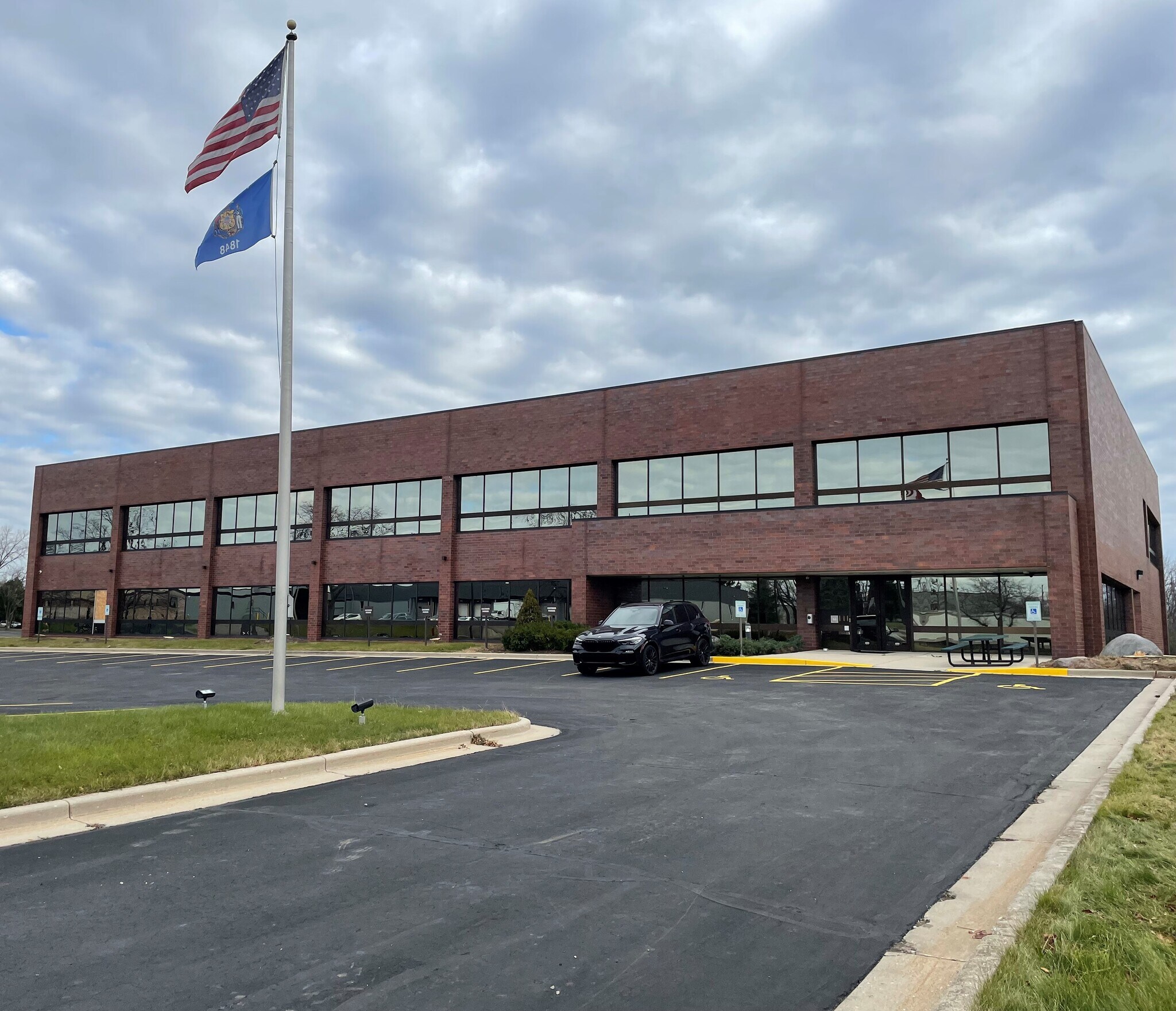 W57N14280 Doerr Way, Cedarburg, WI for Rent