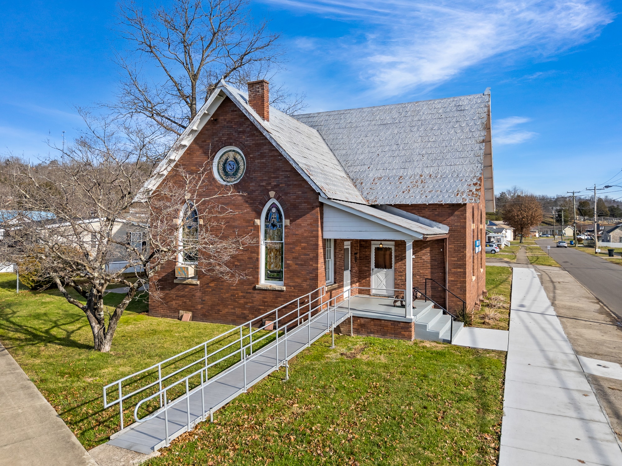 729 Mason St, Milton, WV for Sale