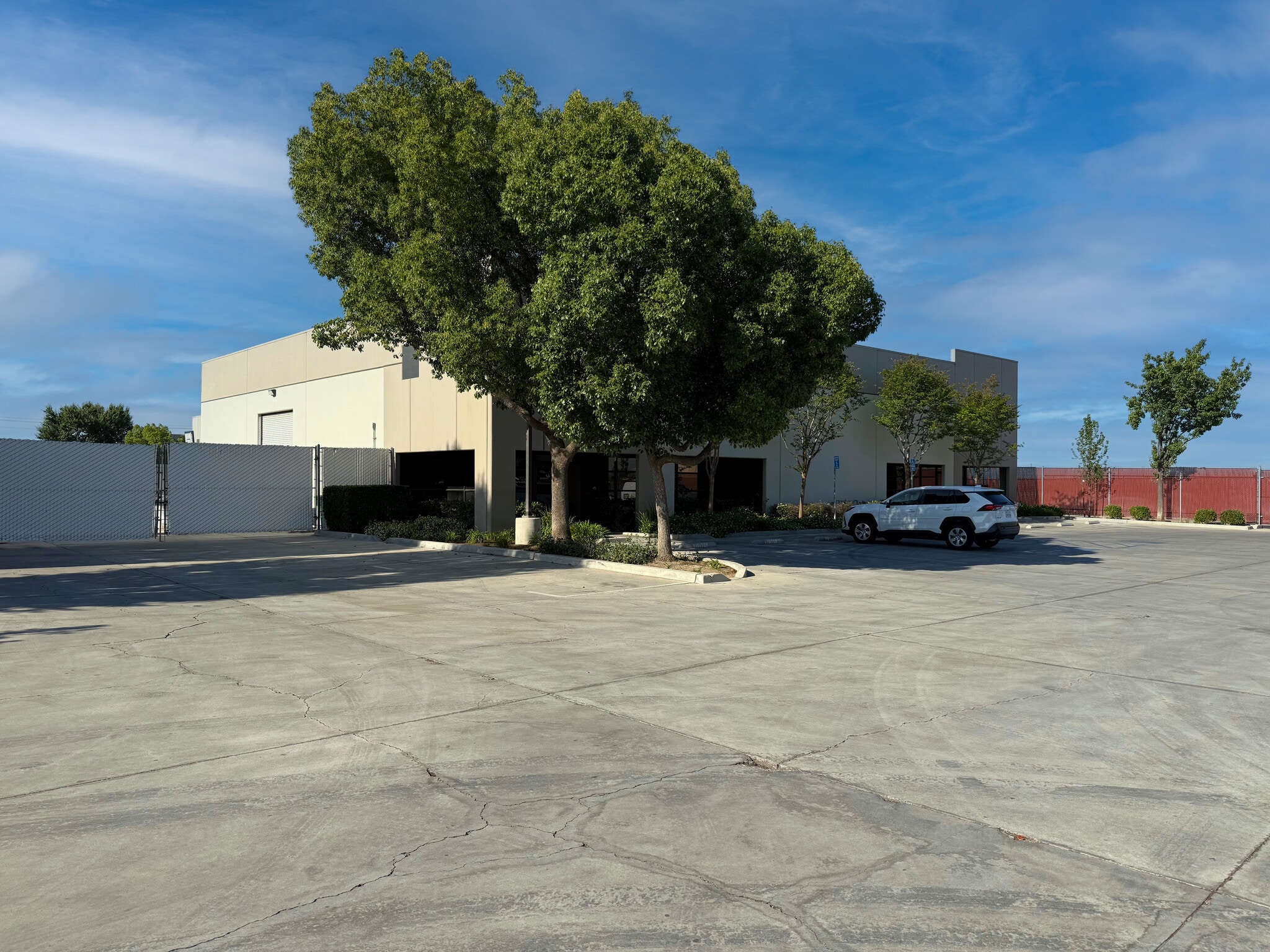3555 Landco Dr, Bakersfield, CA for Rent