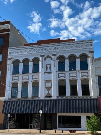 Chickasha, OK Office, Office/Retail - 409-411 W Chickasha Ave