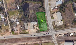 Conroe, TX Commercial Land - 2420 E Davis St