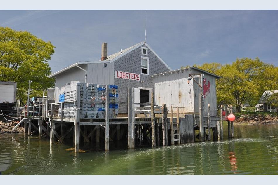 42 Langsford Rd, Kennebunkport, ME for Sale