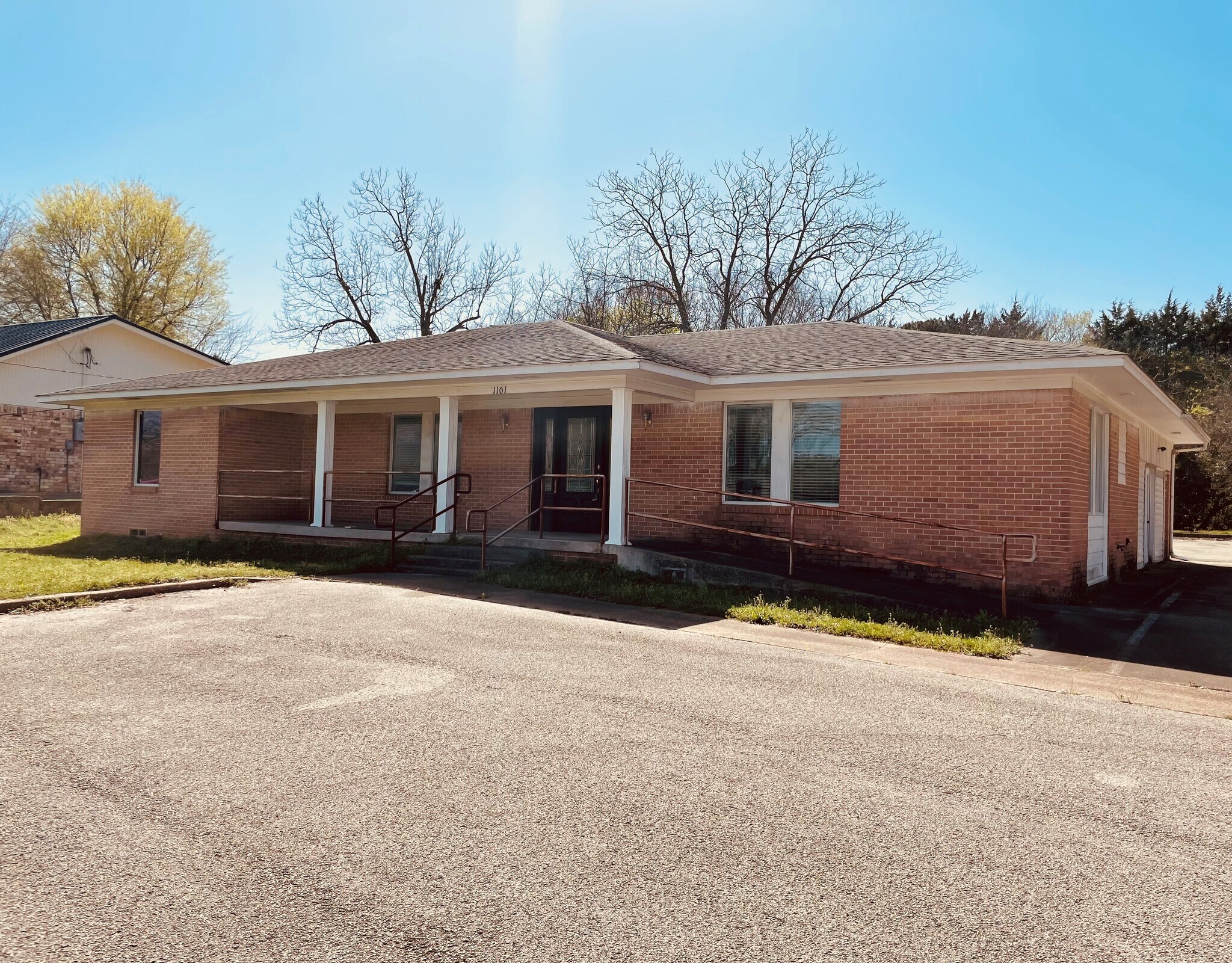 1101 S Main St, Lindale, TX for Sale