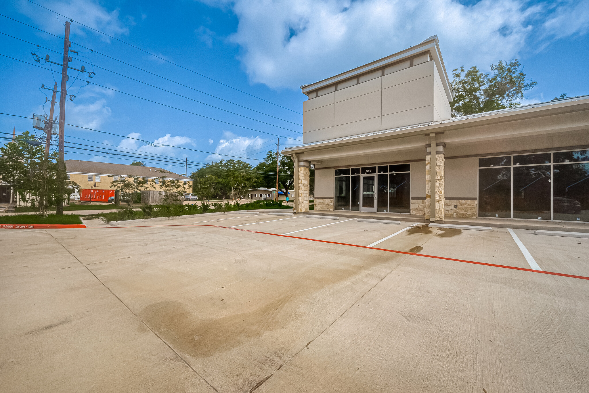 910 East Ave, Katy, TX for Rent