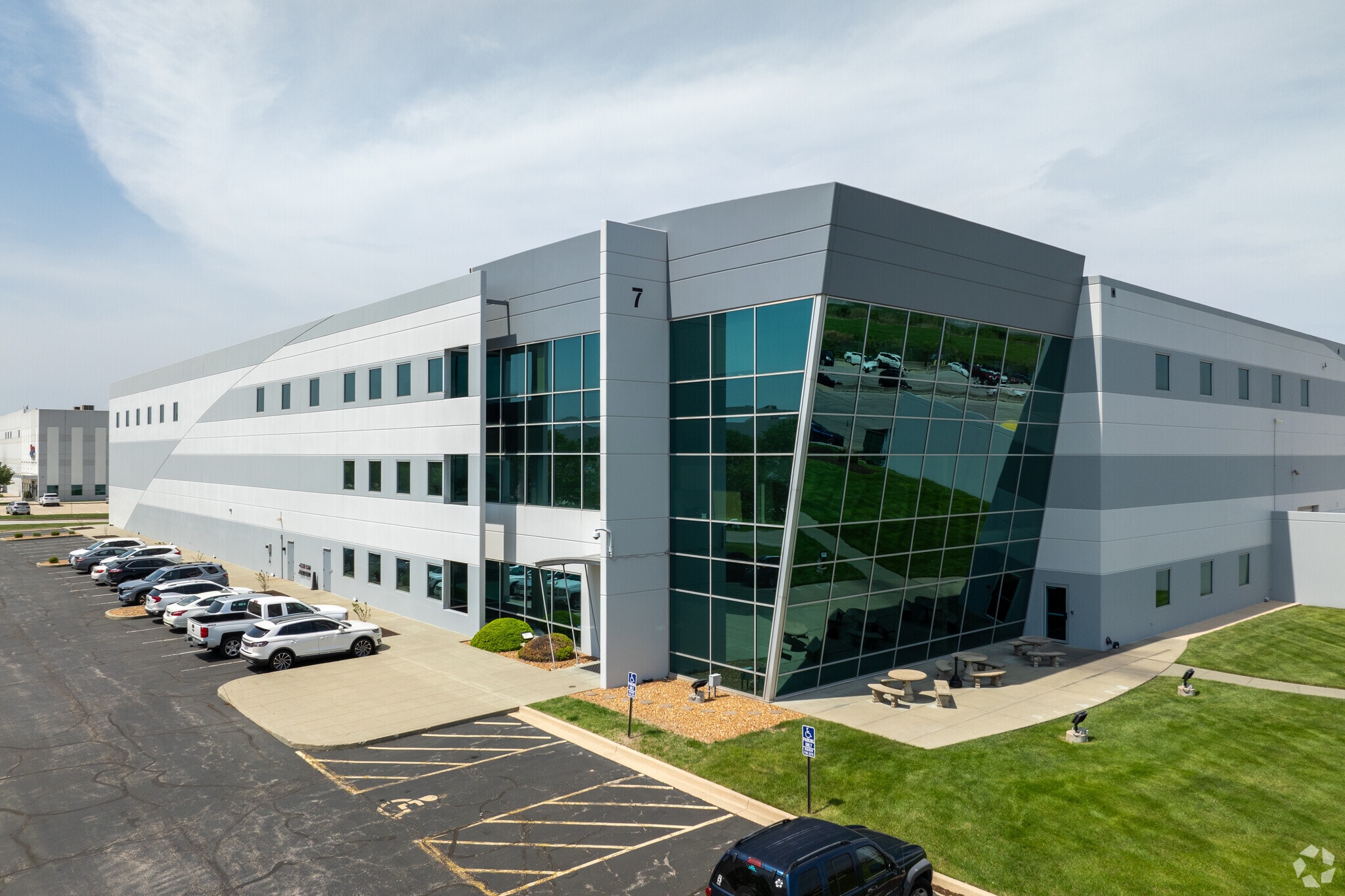 7-21 Gateway Commerce Center Dr W, Edwardsville, IL for Rent