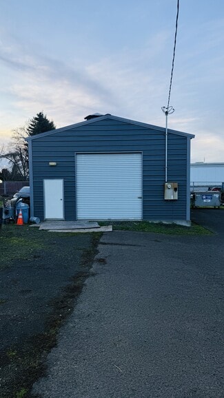 Dallas, OR Flex - 201 NE Polk Station Rd Dallas, OR Flex - 201 NE Polk Station Rd