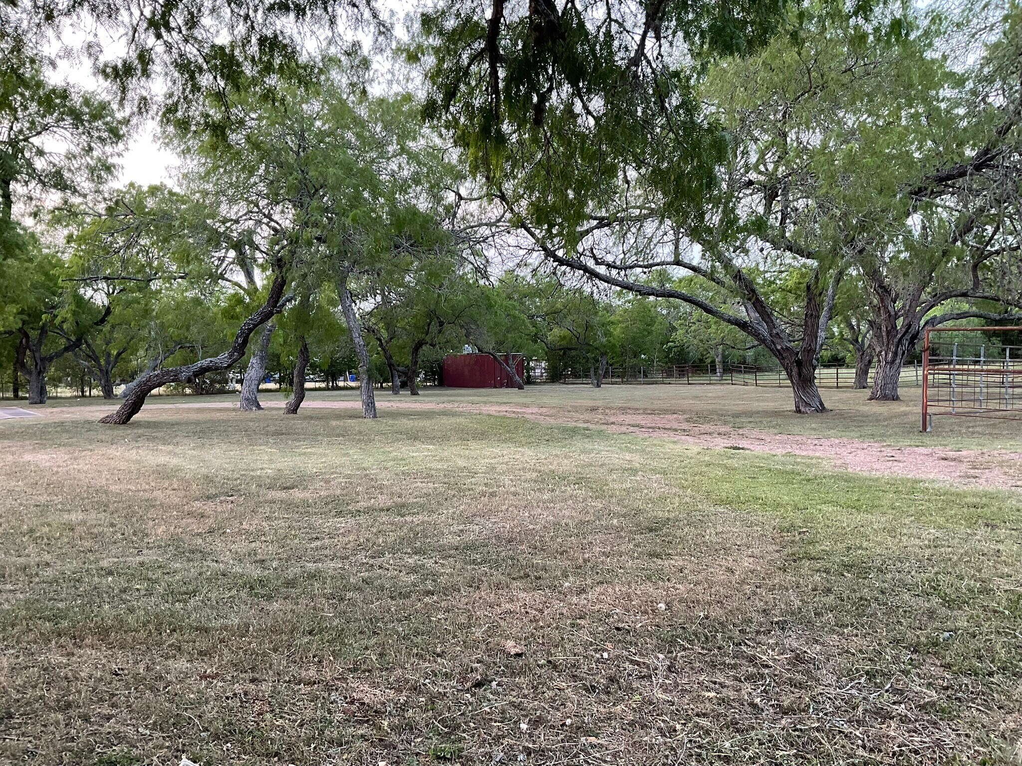 1310 W Grand Ave, Yoakum, TX for Sale