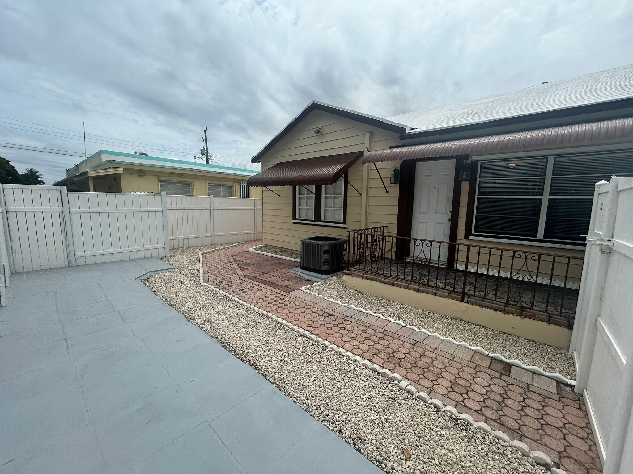 2000 Harding St, Hollywood, FL for Rent