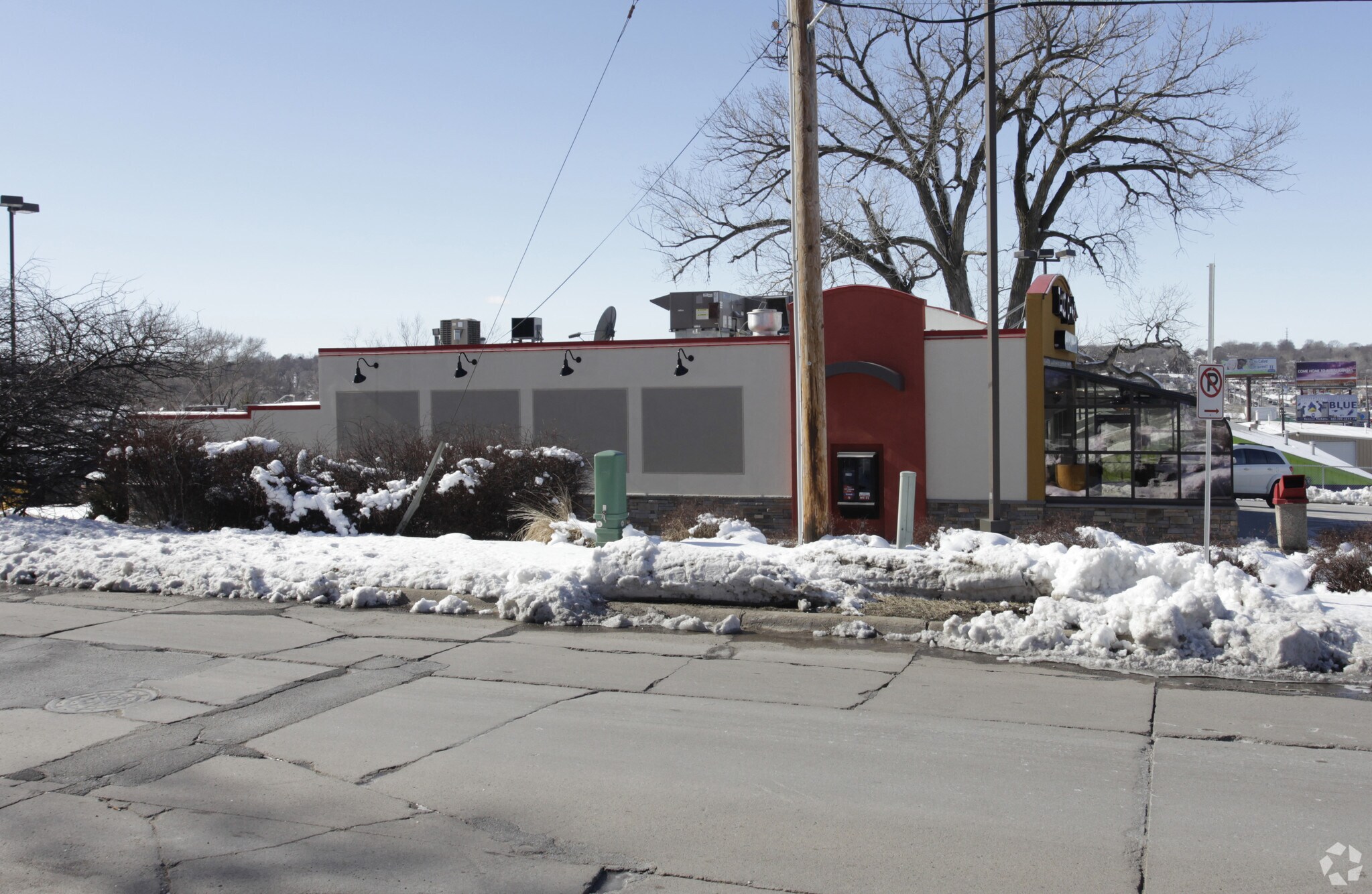 8303 Maple St Omaha, NE 68134 Retail Property for Lease on