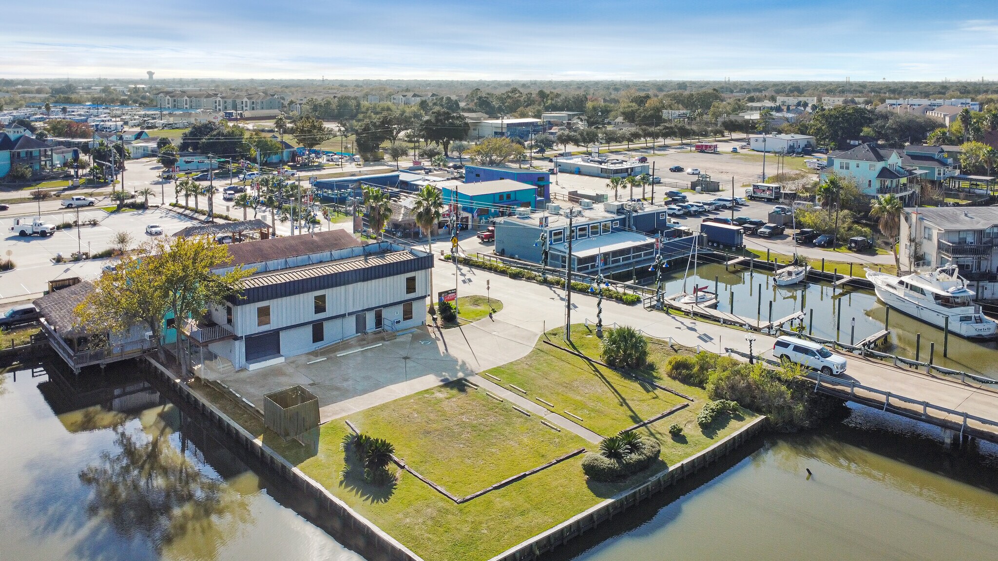 815 Clear Lake Rd, Clear Lake Shores, TX for Sale