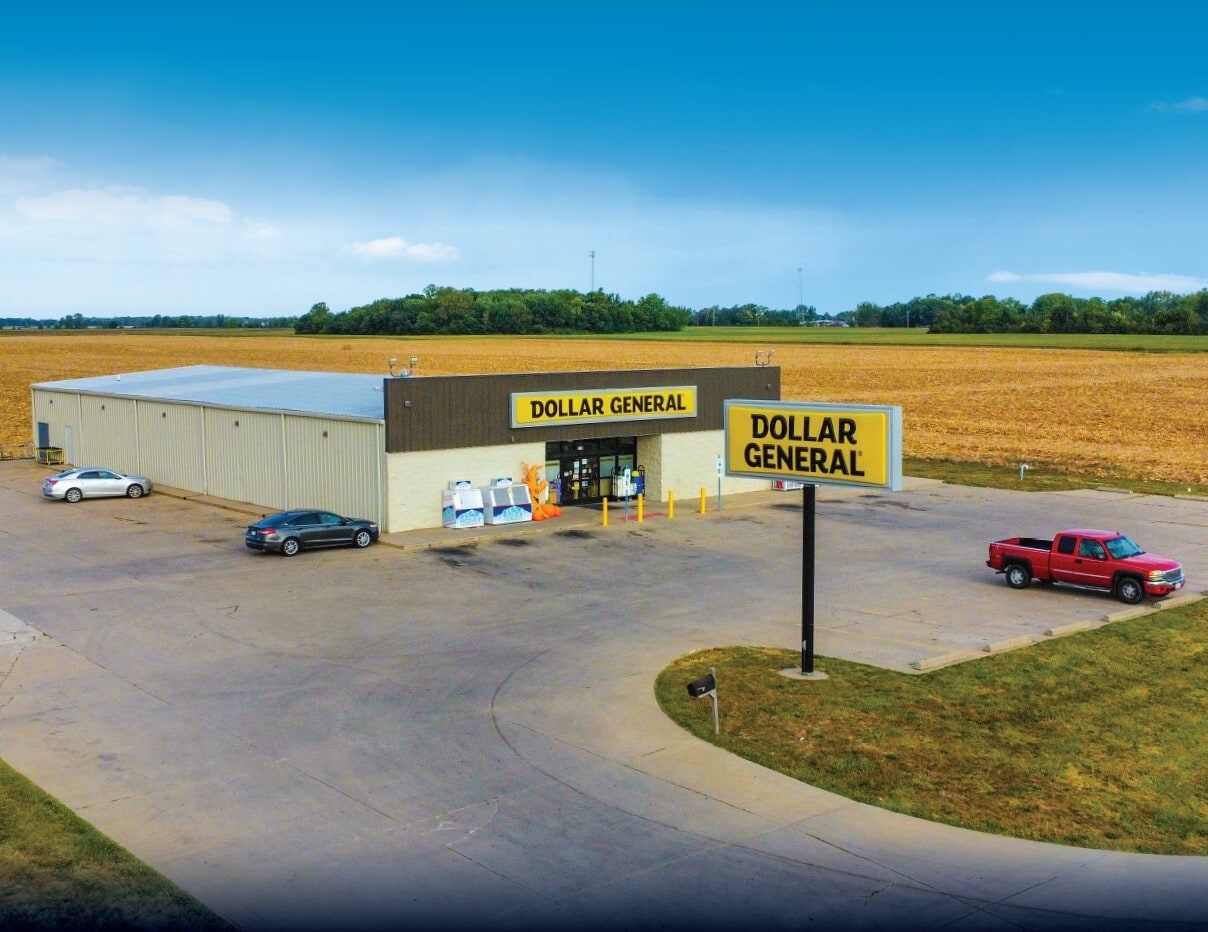 1300 S Hun St Colchester, IL 62326 Retail Property for Sale on