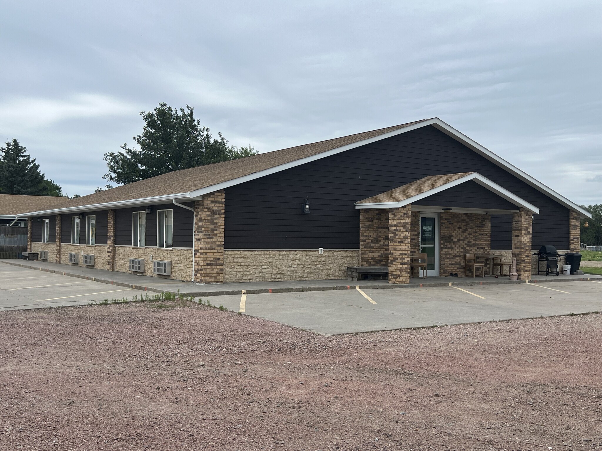 821 E 7th St, Platte, SD for Sale