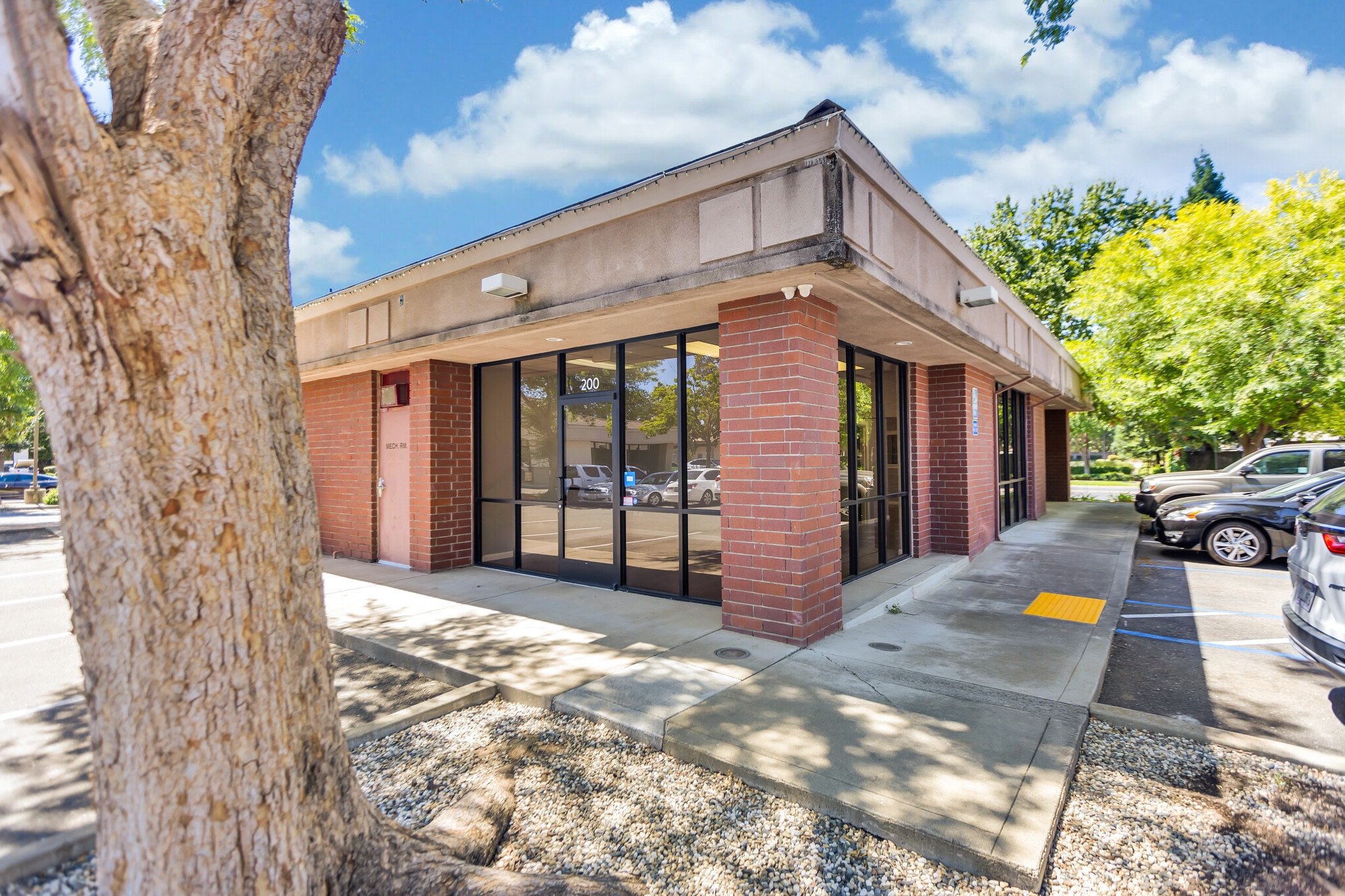 9571 Laguna Springs Dr, Elk Grove, CA for Rent