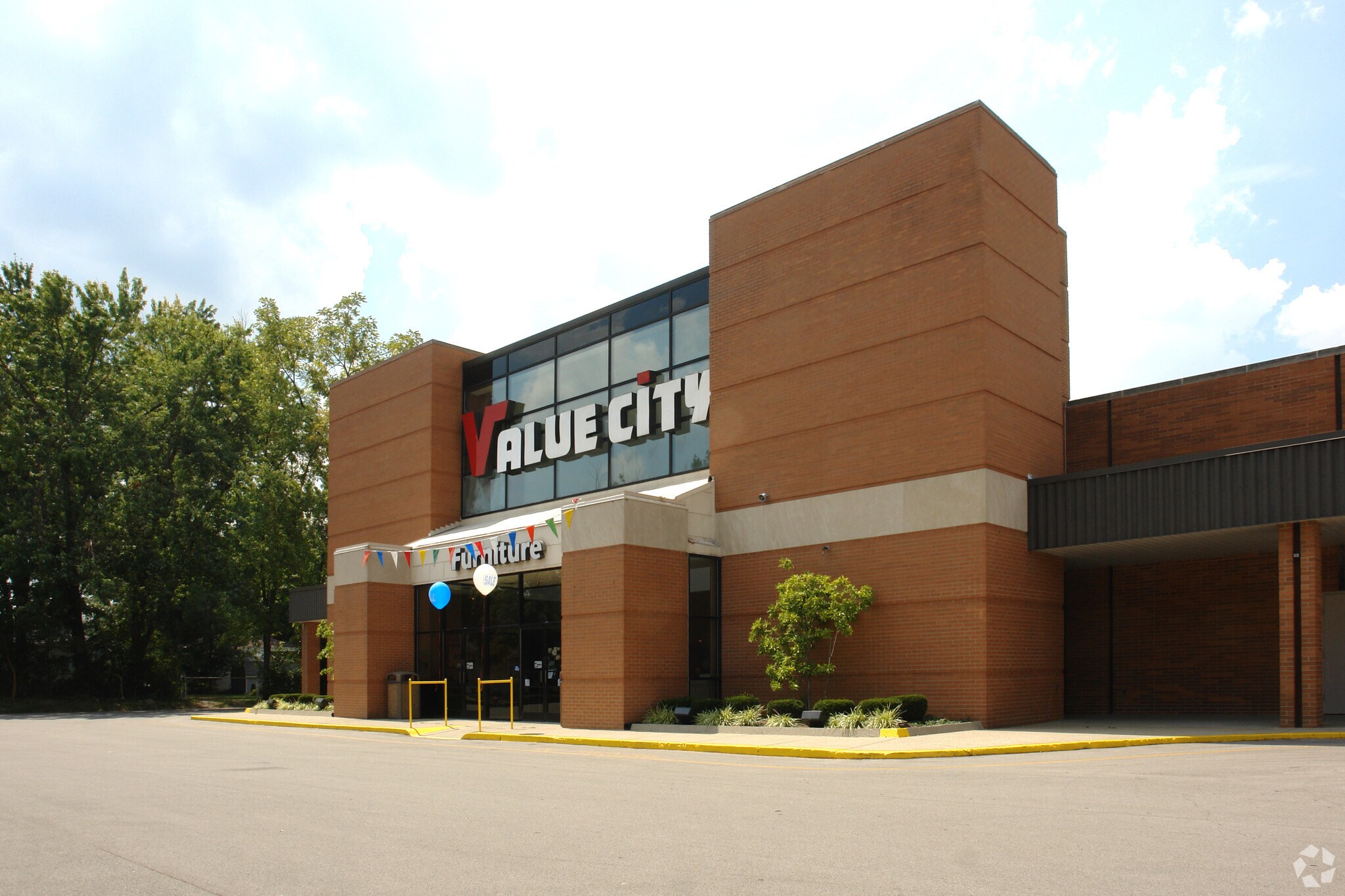 9070 Dixie Hwy Louisville, KY 40258 Retail Property for Lease on