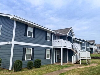 Prattville, AL Apartments - 2105 Victoria Pl