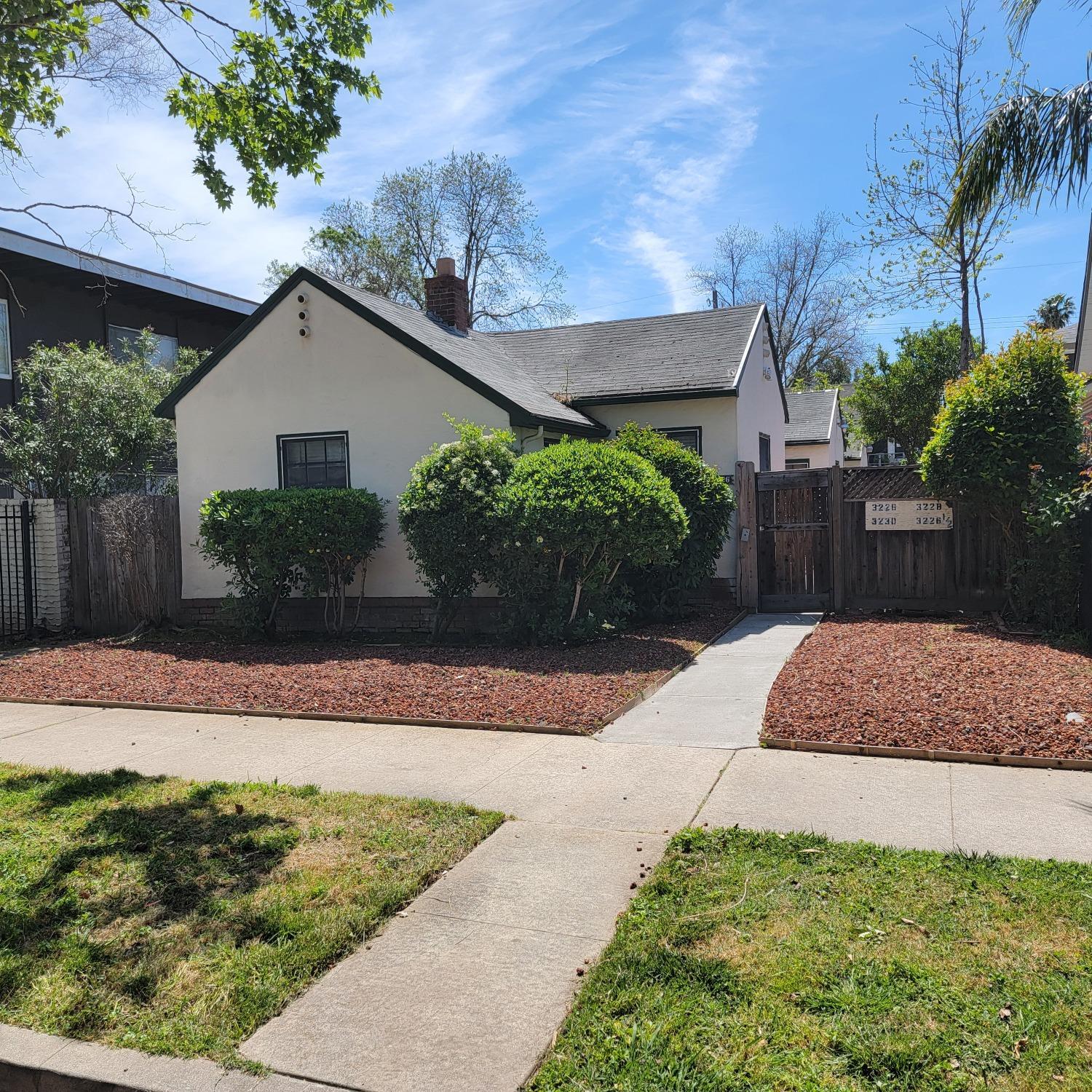 3226 W St, Sacramento, CA for Sale