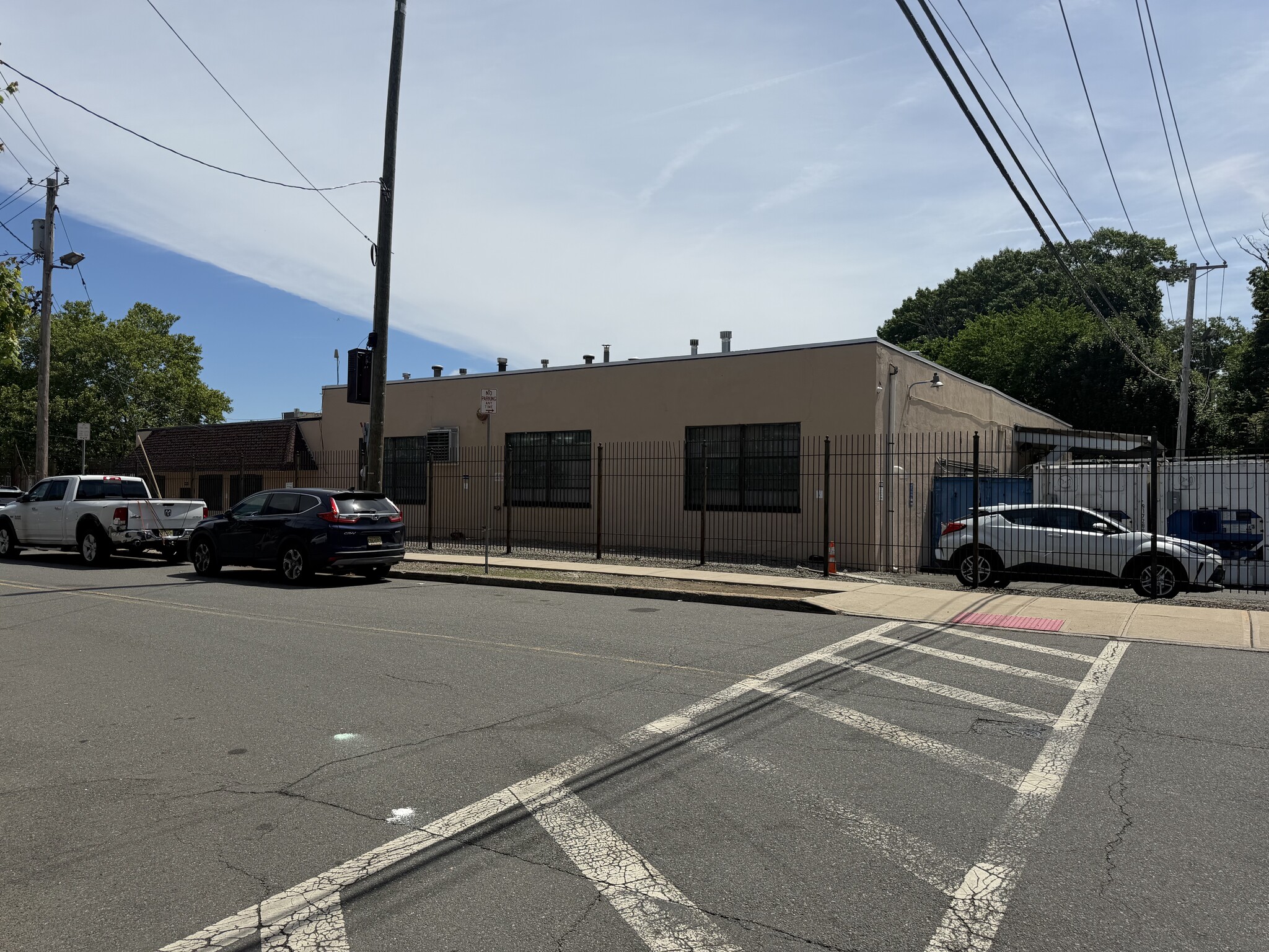 123 Manchester Pl, Newark, NJ for Rent