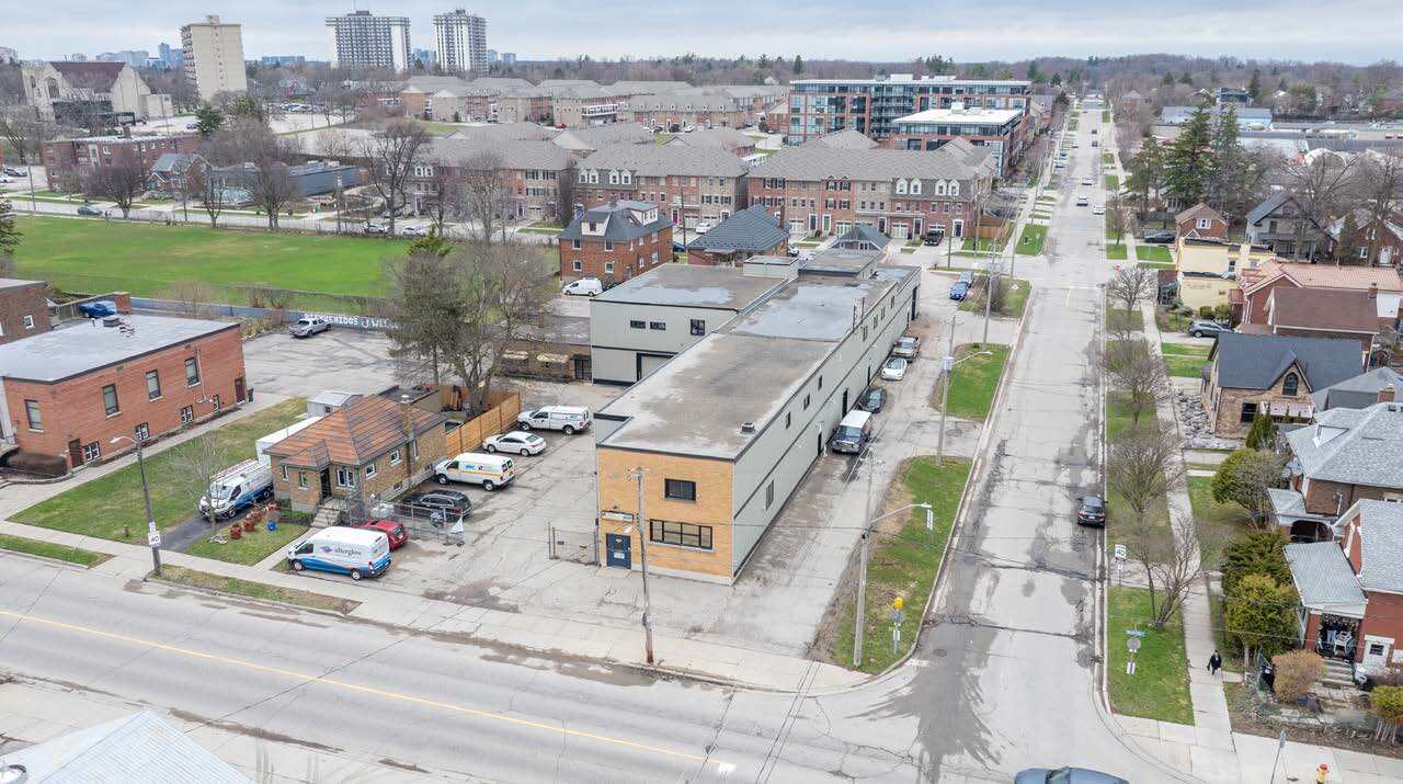 326 Wellington St N, Kitchener, ON for Rent