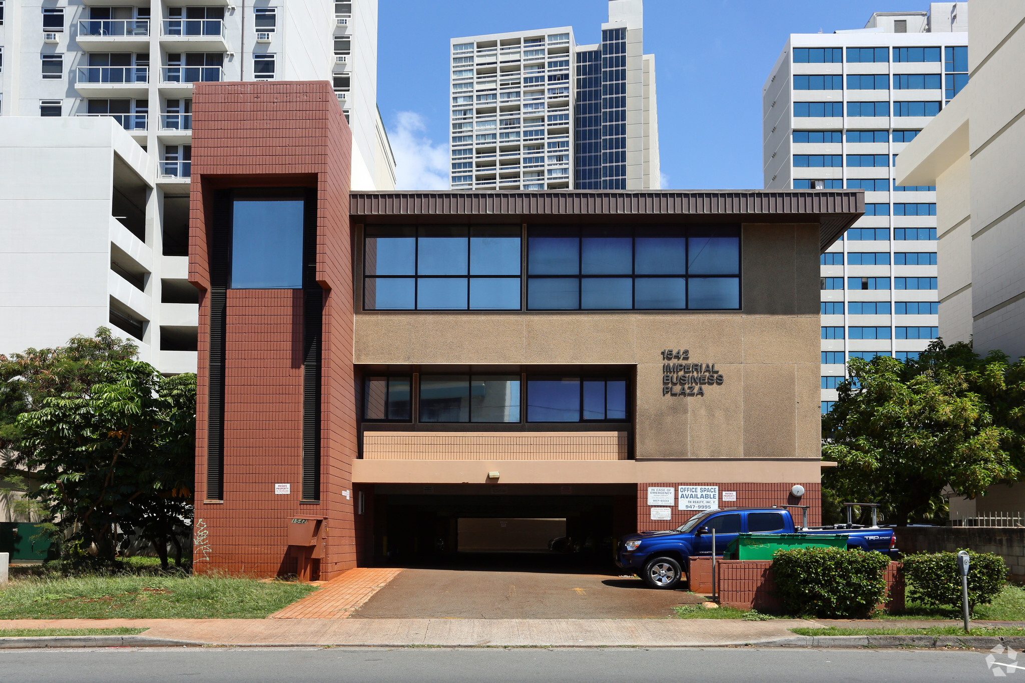 1542 Young St, Honolulu, HI for Sale