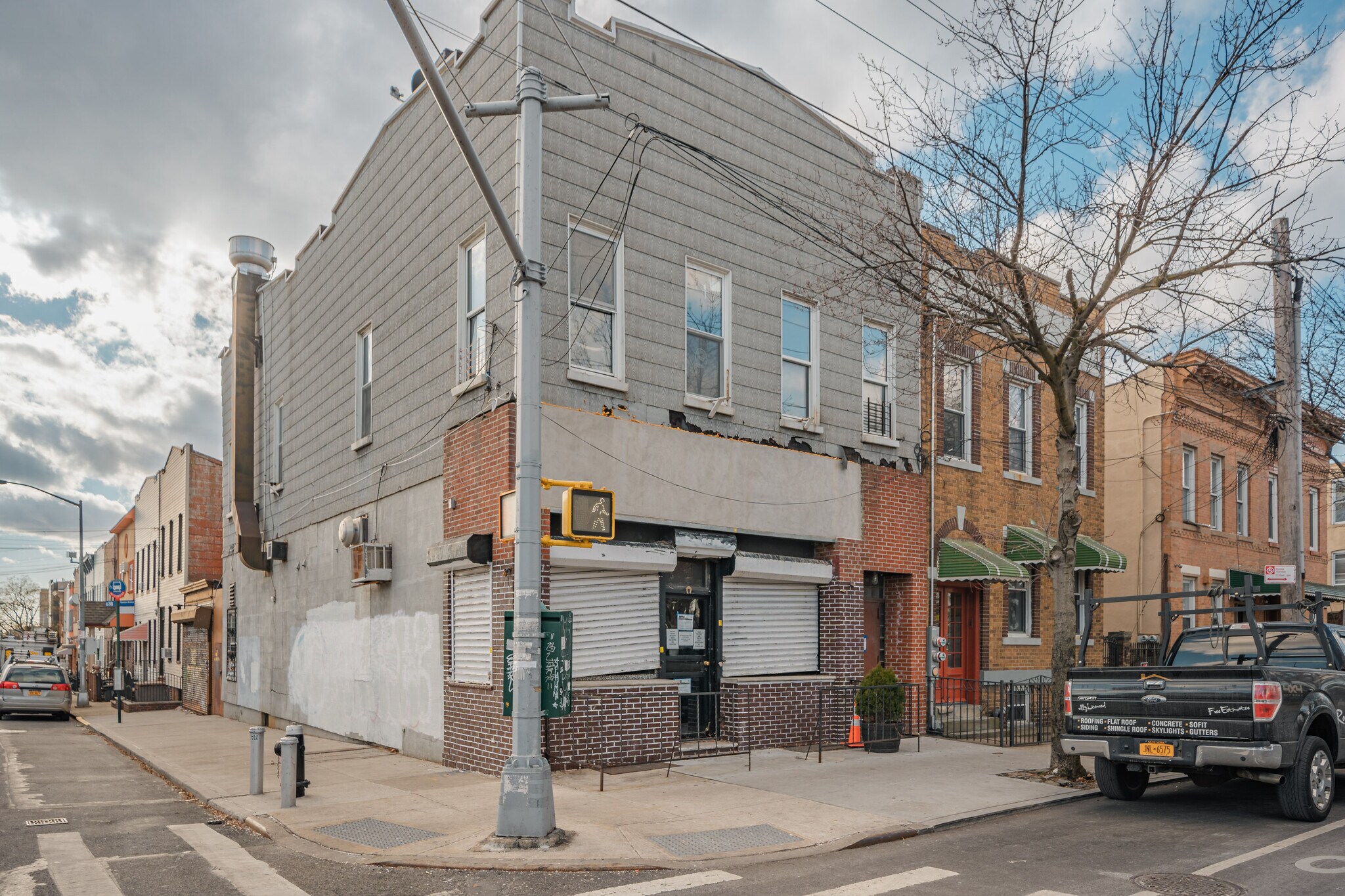 392 Woodward Ave Flushing, NY 11385 Retail Property for Lease on