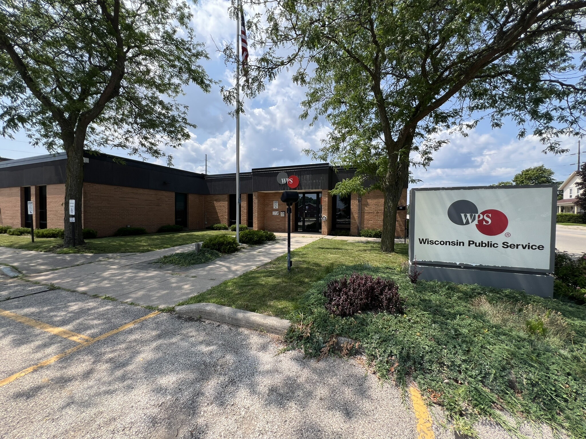 1714 10th Ave, Menominee, MI for Sale