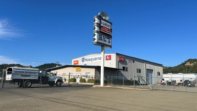 7441 Old Highway 99 N, Roseburg, OR for Sale