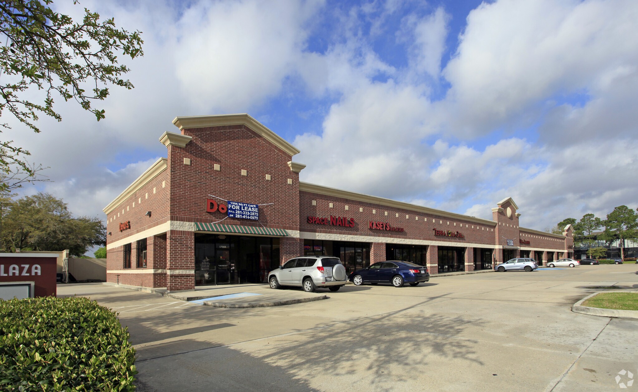 17050 Saturn Ln, Houston, TX for Rent