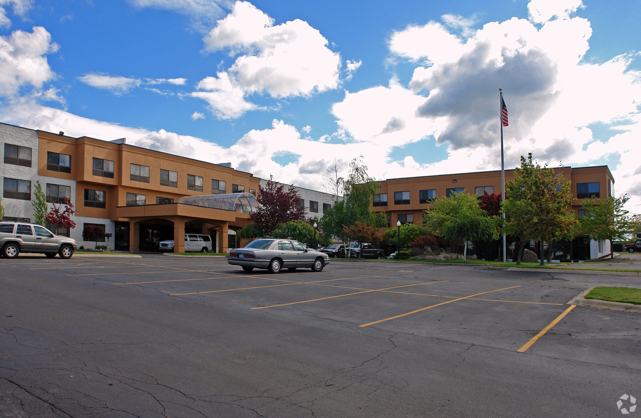 7076 Highland Rd, Waterford, MI for Rent