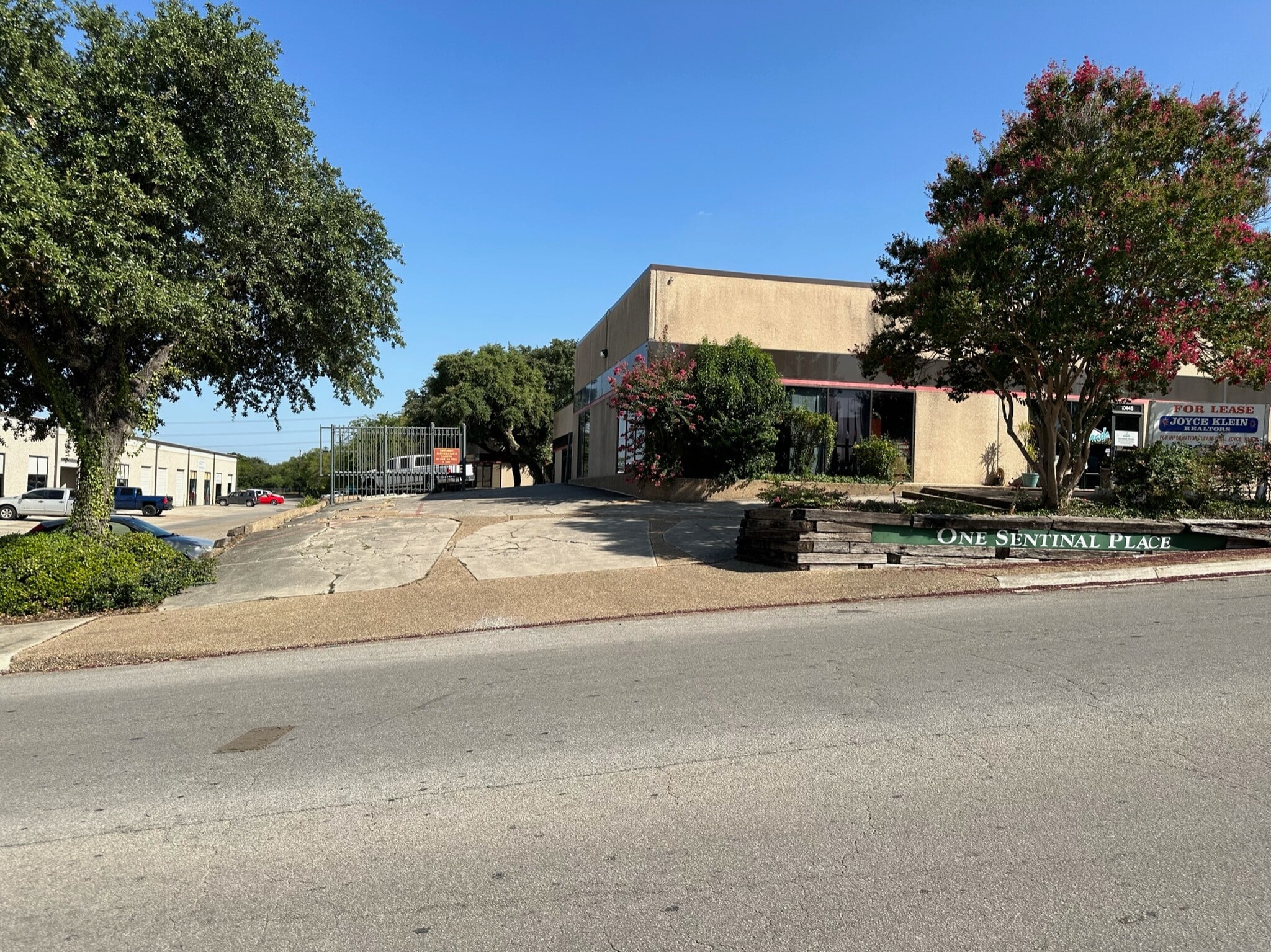 10444-10458 Sentinel St, San Antonio, TX for Rent