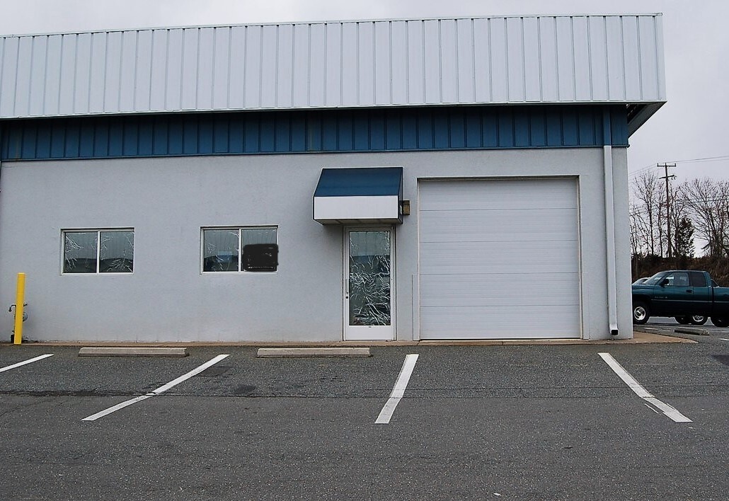 39 McWhirt Loop, Fredericksburg, VA for Rent