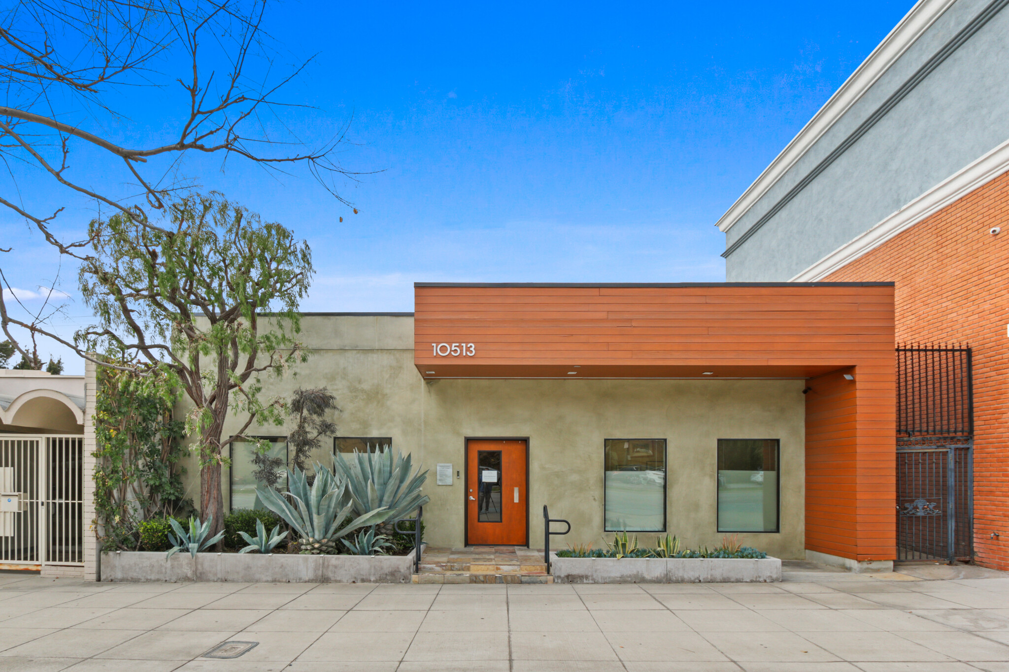 10513 Santa Monica Blvd, Los Angeles, CA for Sale