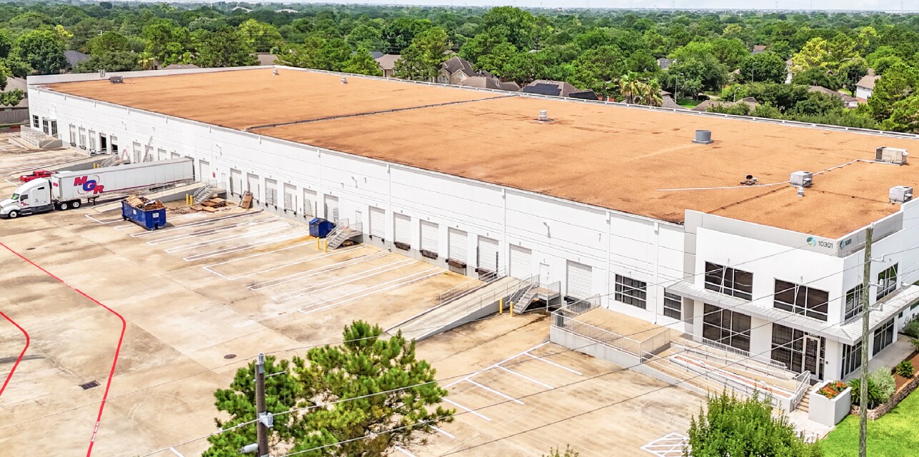 10301 Round Up Ln, Houston, TX for Rent