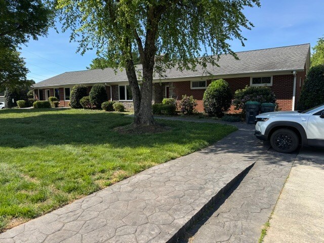 4909 Boone Trl, Millers Creek, NC for Sale