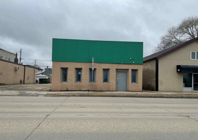 1450 Logan Av, Winnipeg, MB for Sale