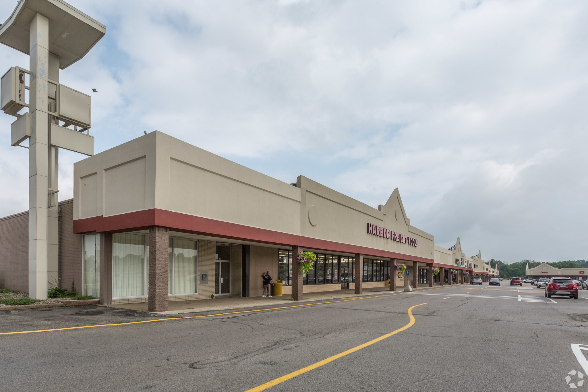 6000 Mahoning Ave, Youngstown, OH for Rent