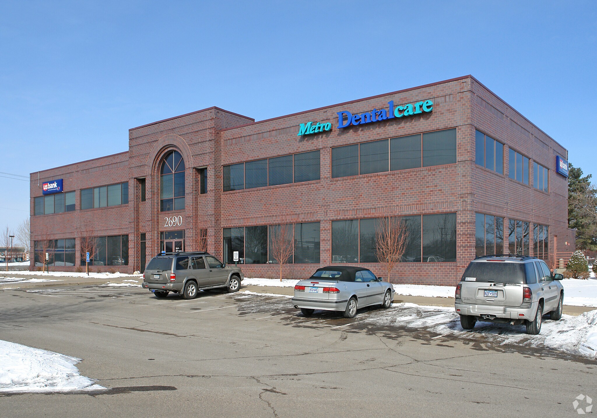 2690 N Snelling Ave, Roseville, MN for Sale