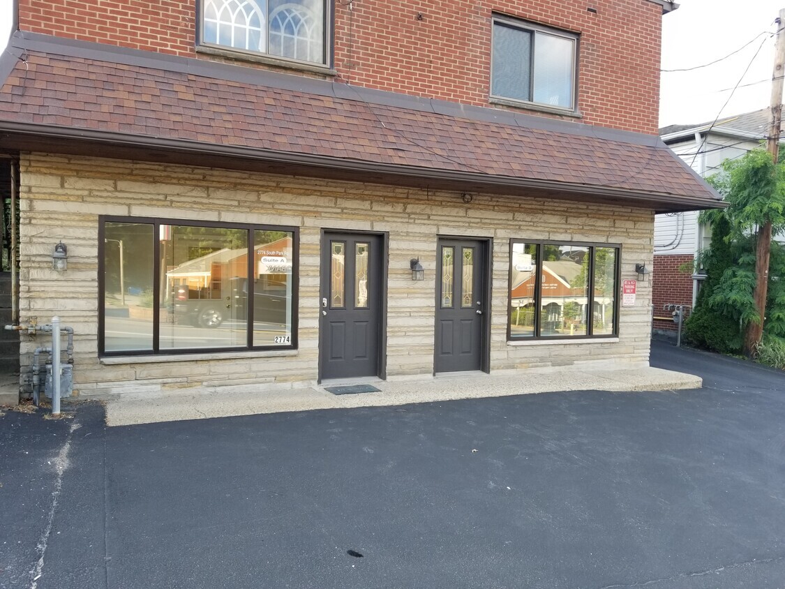 2774 South Park Rd, Bethel Park, PA for Rent