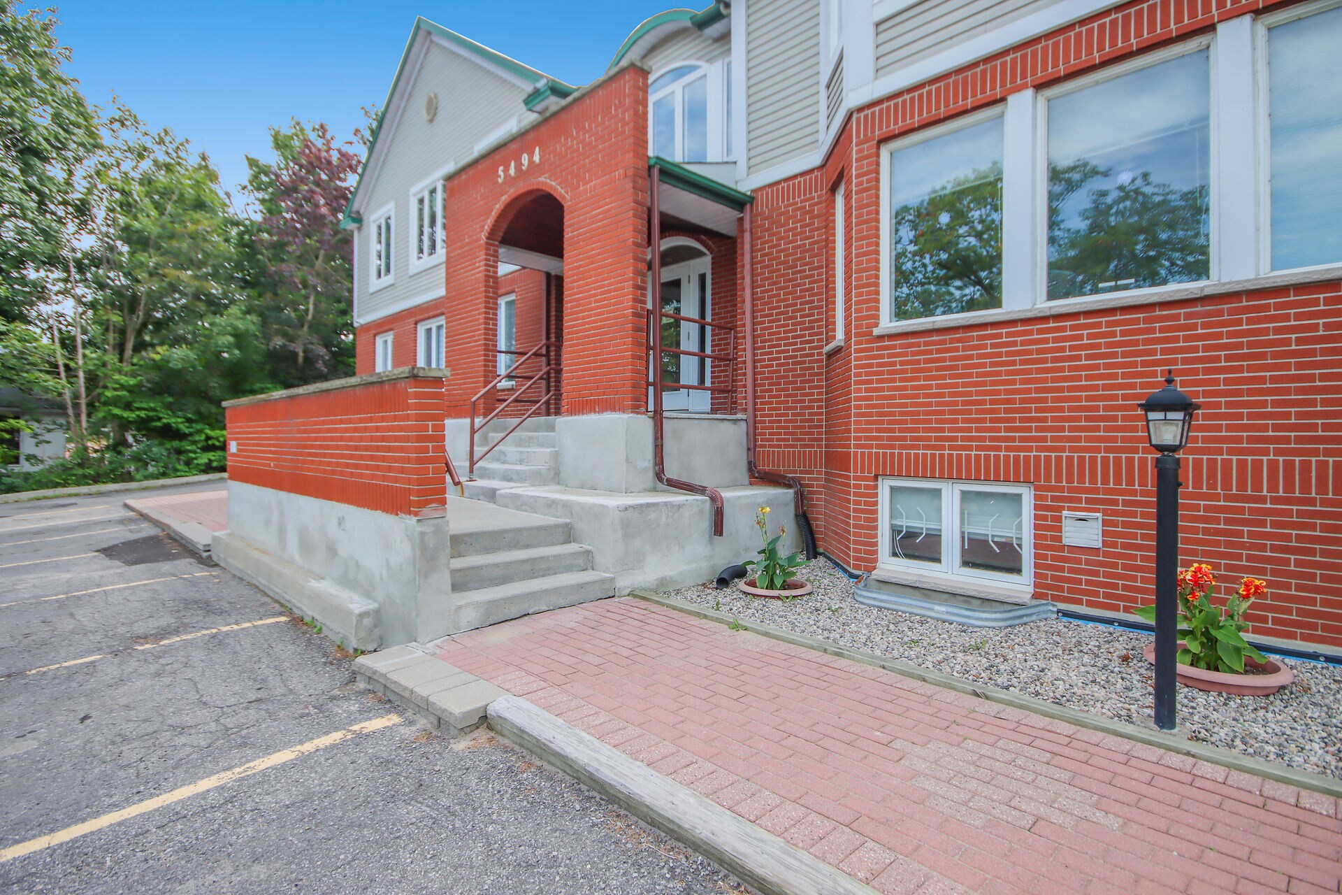 5494 Manotick Main St, Manotick, ON for Rent
