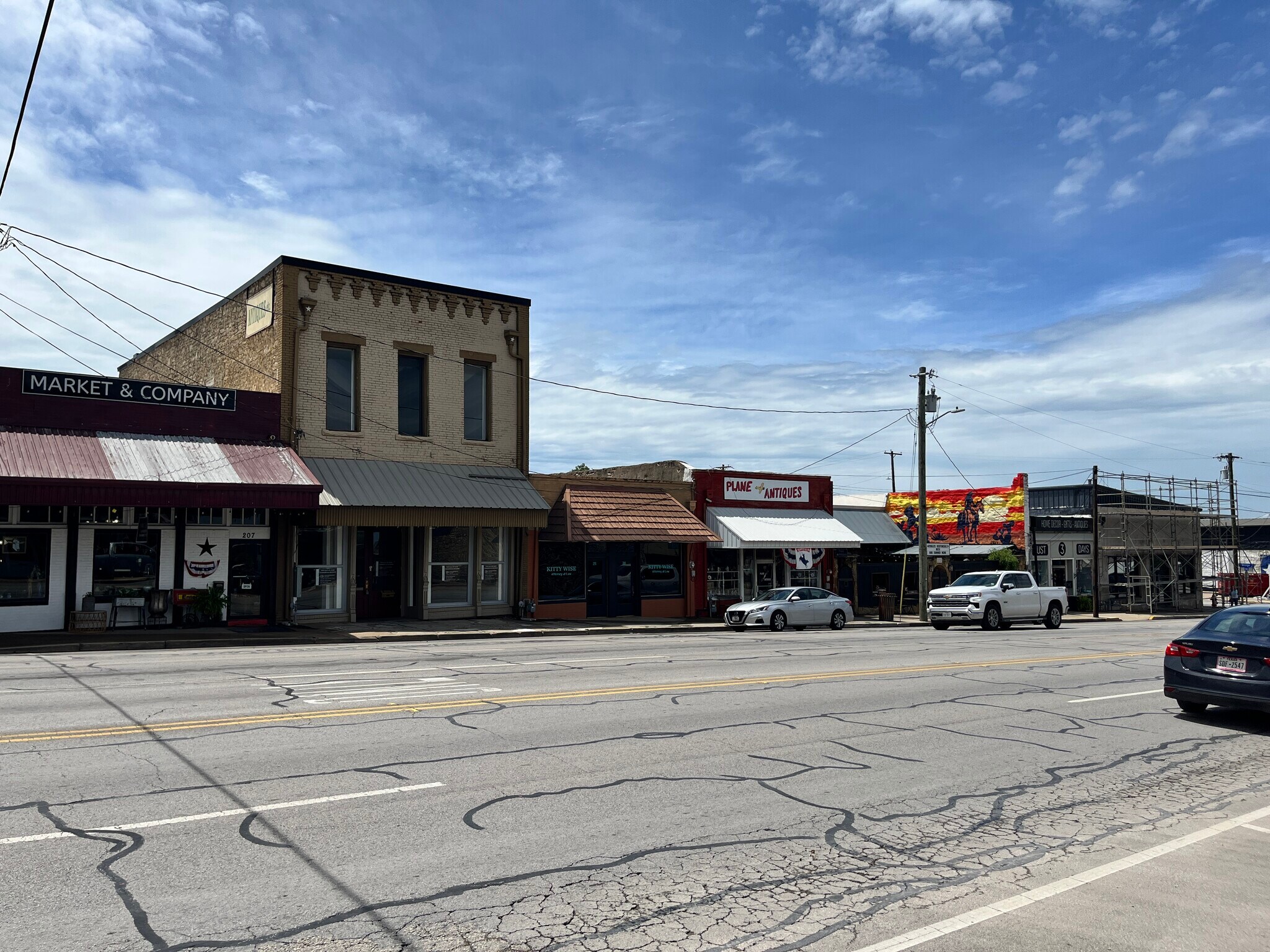 209 N Main St, Weatherford, TX for Sale