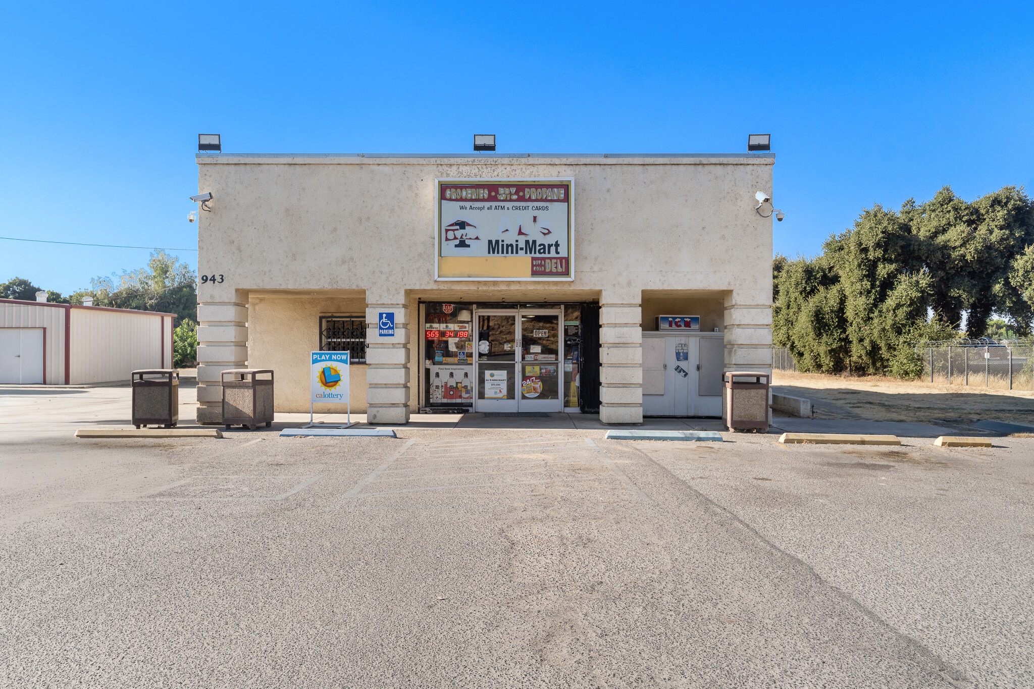 943 W Westfield Ave, Porterville, CA for Sale