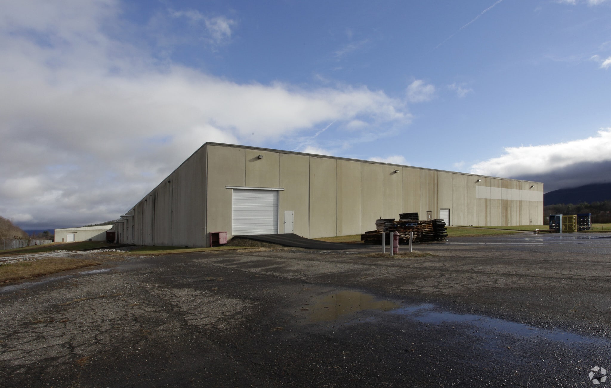 535 Cane Creek Industrial Par Rd, Fletcher, NC for Rent