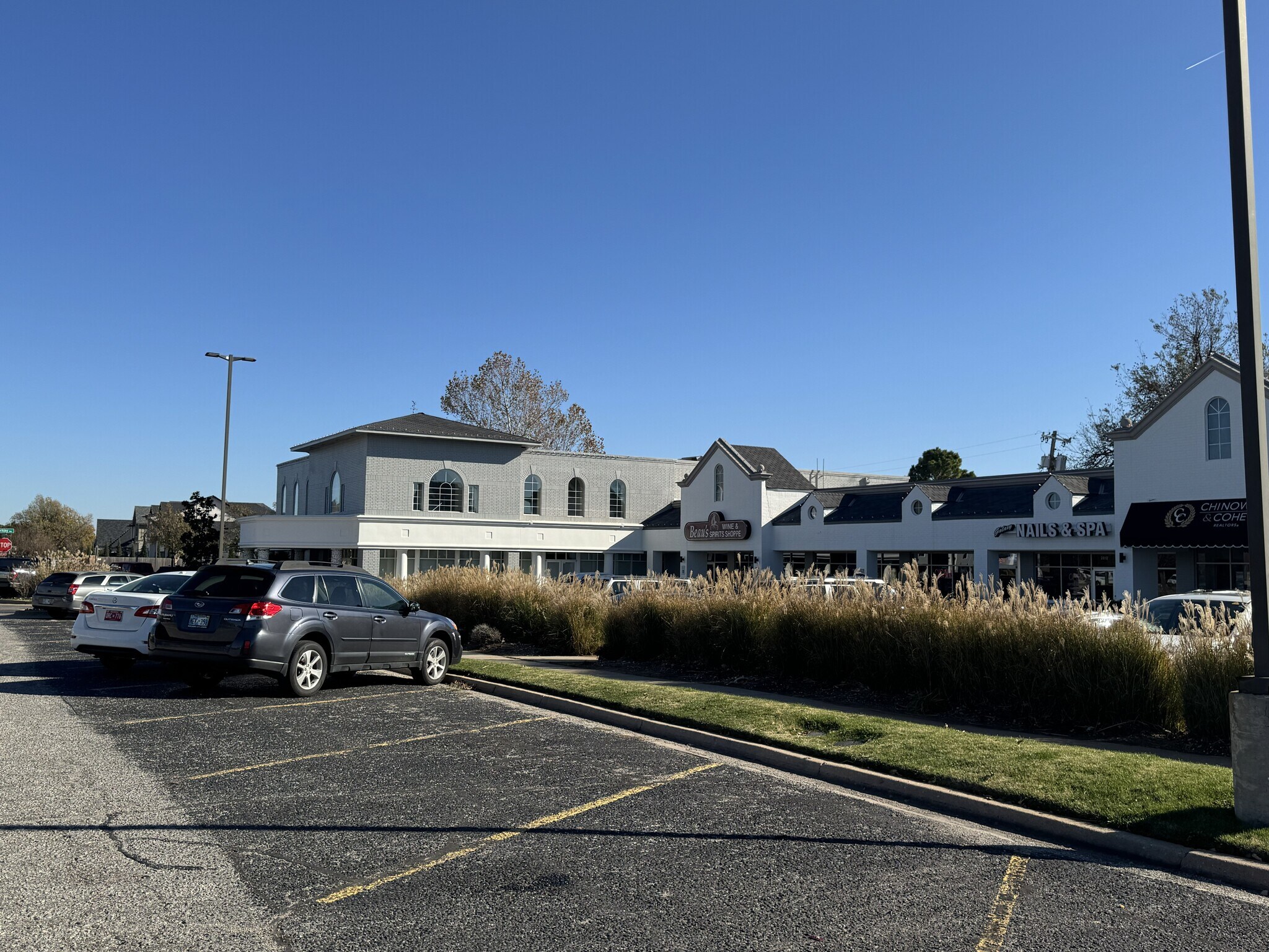 2800-2828 W Country Club Dr, Oklahoma City, OK for Rent