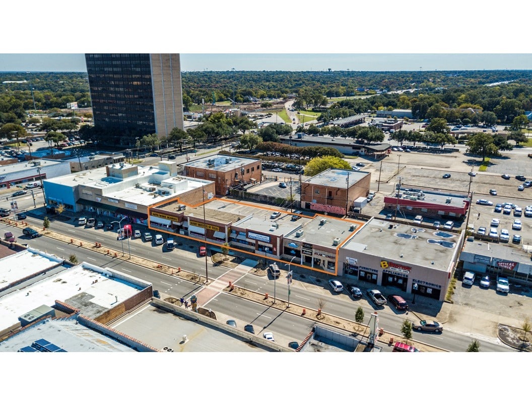 220 W Jefferson Blvd, Dallas, TX for Rent