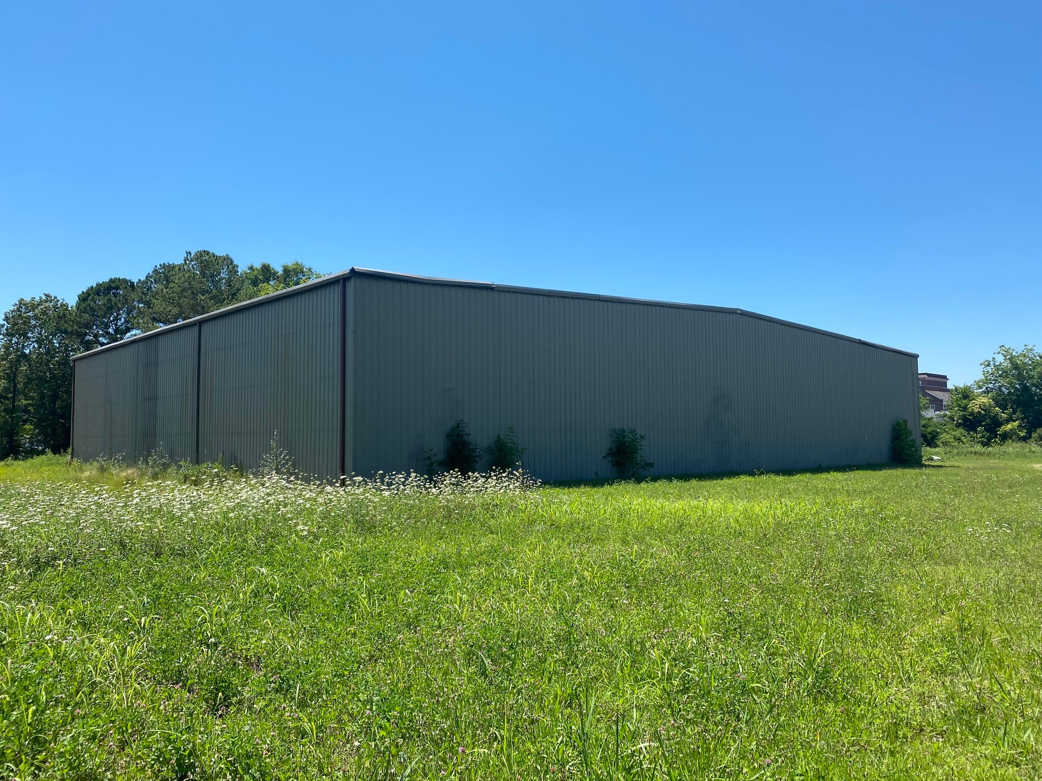 315 S Moore St Sanford, NC 27330 Industrial Property for Lease on