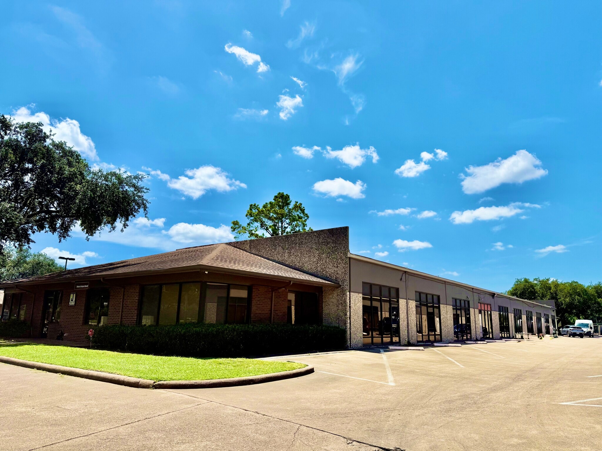 7135 W Tidwell Rd, Houston, TX for Rent