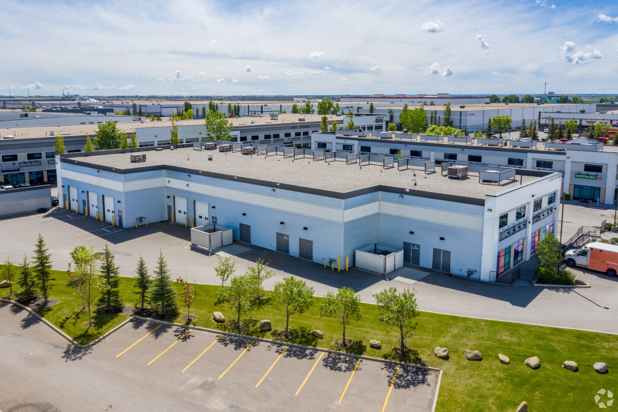 5334 72nd Ave SE, Calgary, AB for Rent