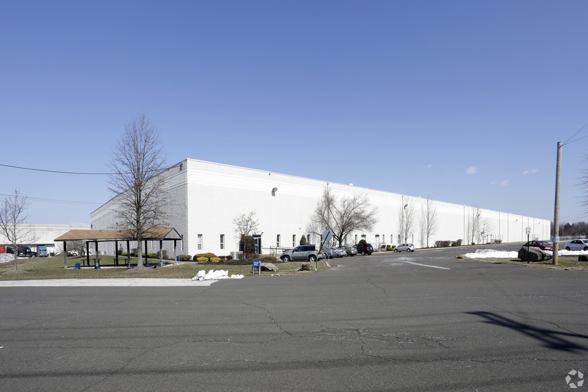 37 Runway Rd, Levittown, PA for Rent