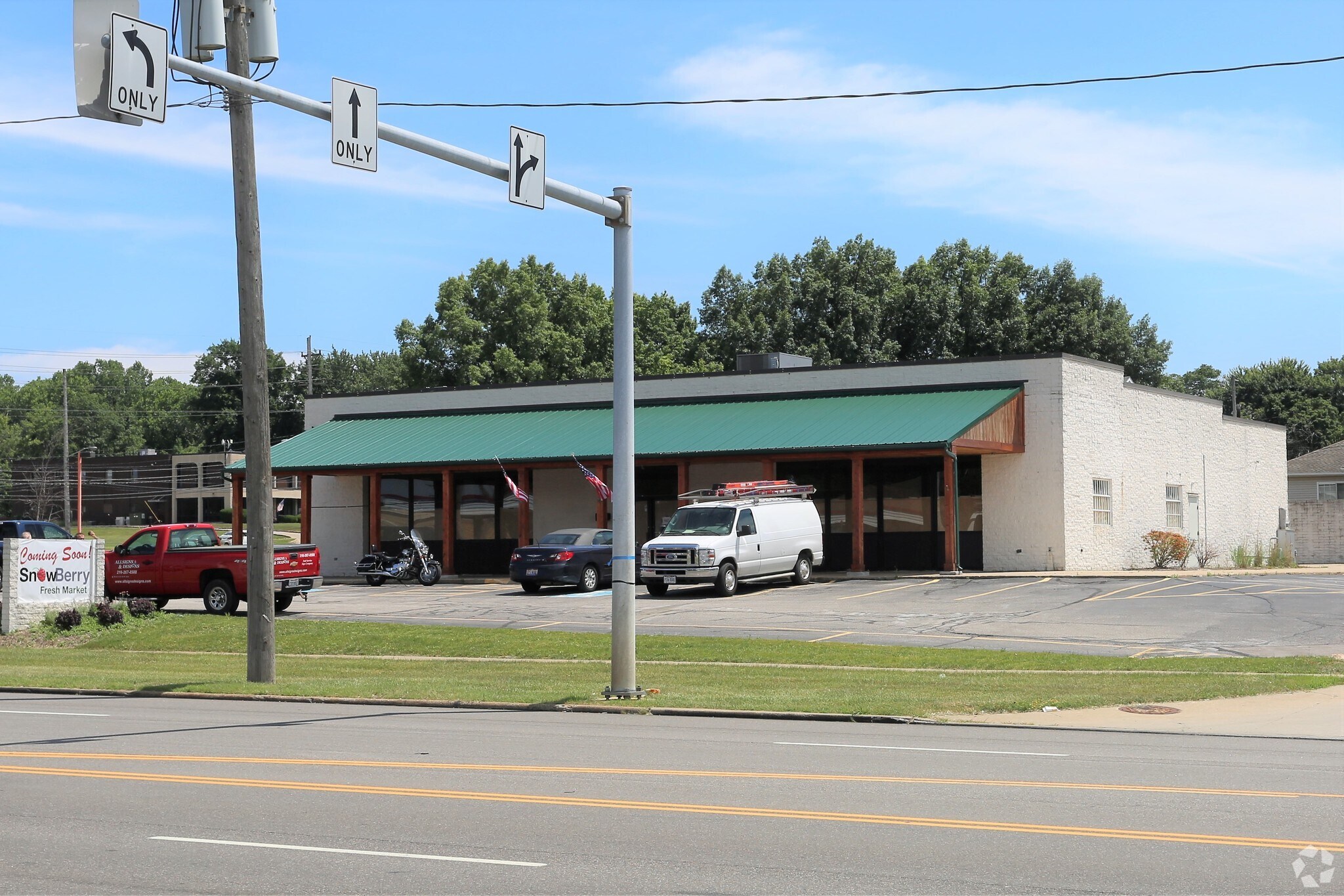 13425 Snow Rd, Brook Park, OH for Rent