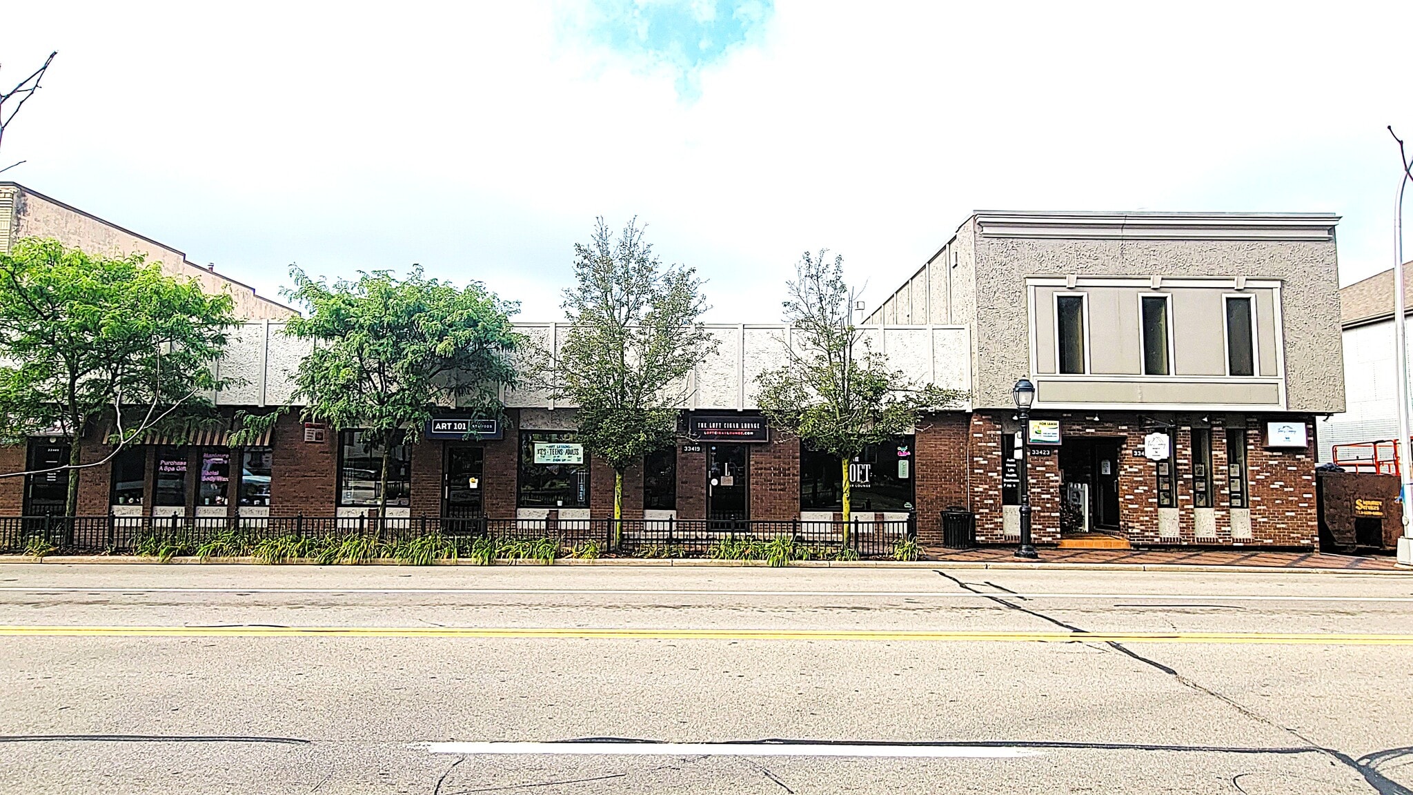 33409-33425 Grand River Ave, Farmington, MI for Sale